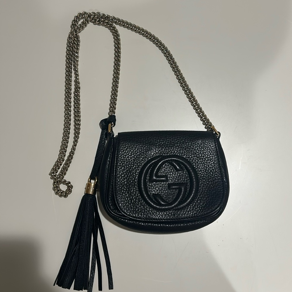 Gucci black bag pre loved rare find tassel interlocking g soho